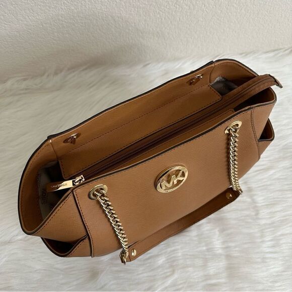 Michael Kors Jet Set Saffiano Leather Shoulder Bag with Wallet - Picture 8 of 14